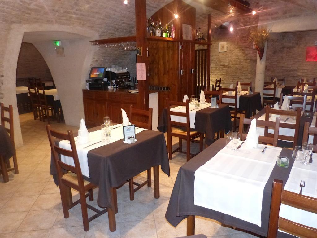 Hotel du Donjon Champlitte-et-le-Prélot Extérieur photo
