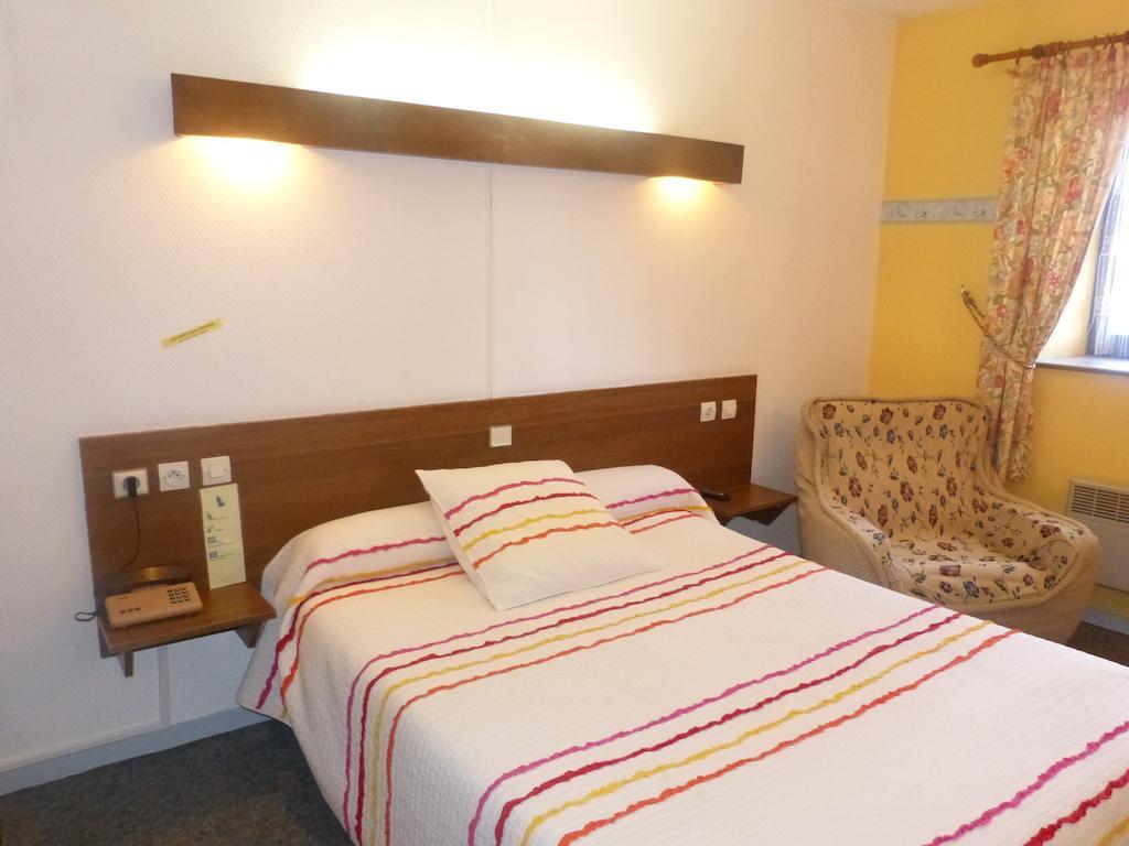 Hotel du Donjon Champlitte-et-le-Prélot Extérieur photo