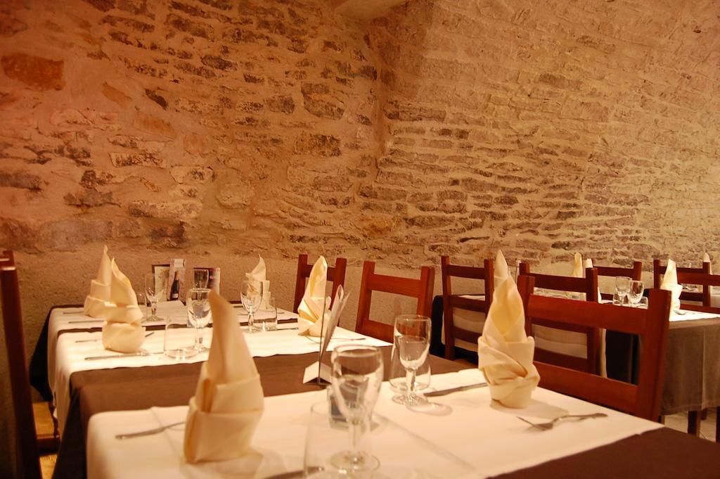 Hotel du Donjon Champlitte-et-le-Prélot Extérieur photo